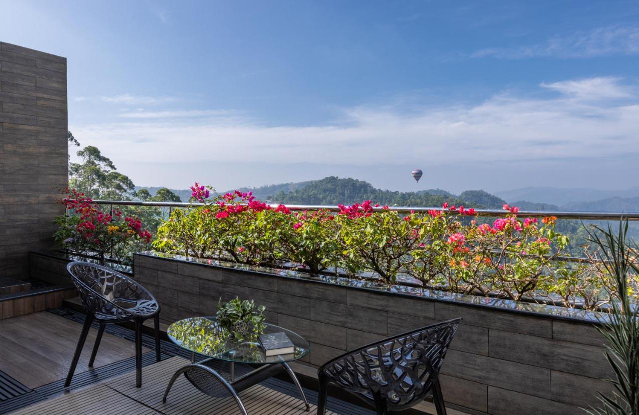 The Panoramic Getaway Hotel Munnar Exterior foto View from the hotel