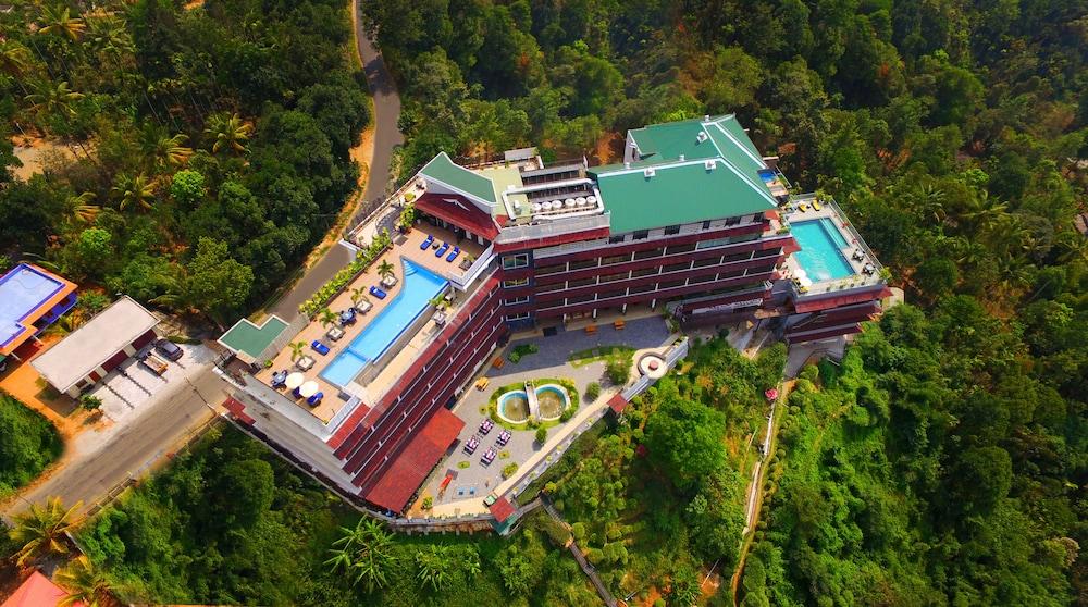 The Panoramic Getaway Hotel Munnar Exterior foto Aerial view of the hotel