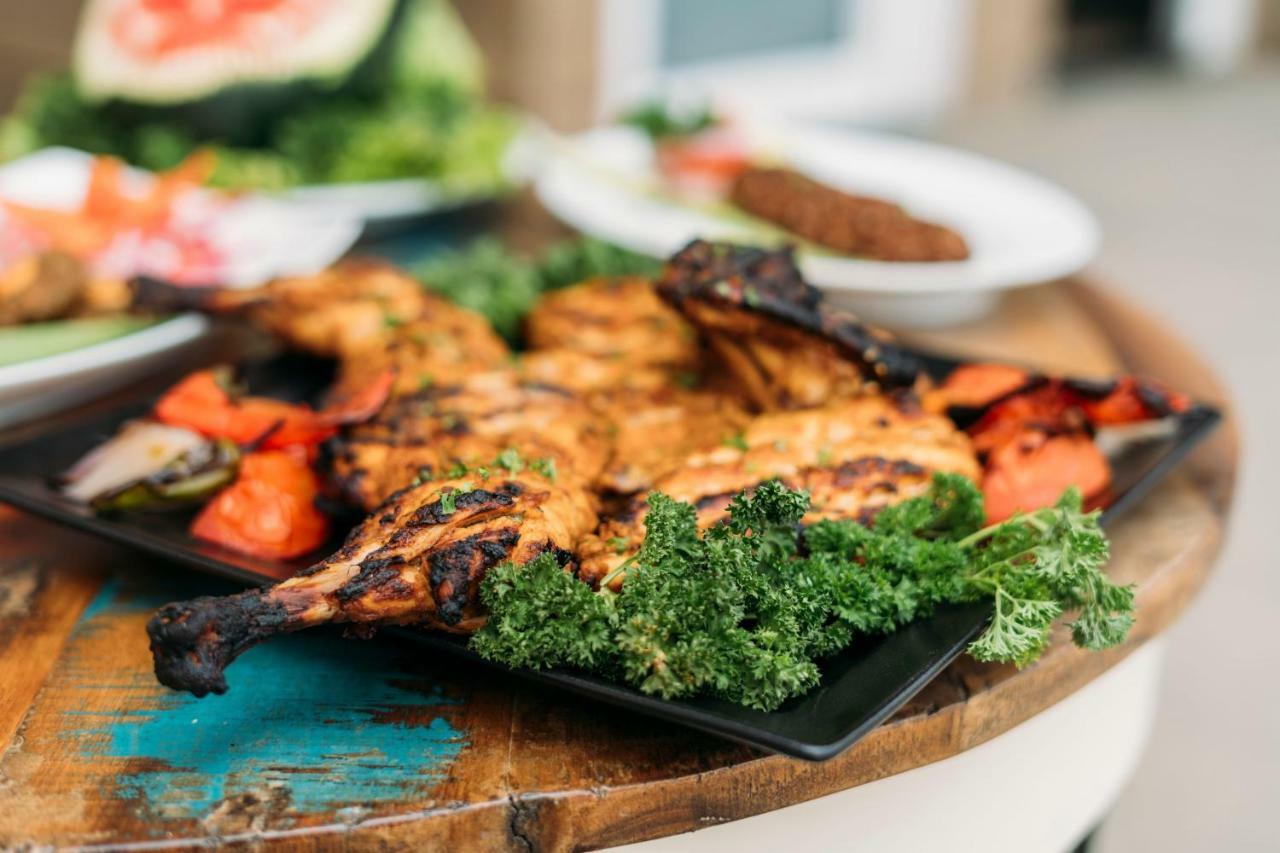 The Panoramic Getaway Hotel Munnar Exterior foto Grilled chicken